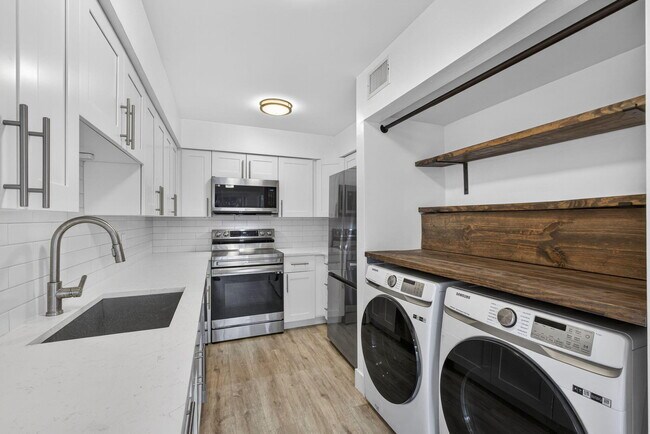 Building Photo - 9746 Nickels Blvd