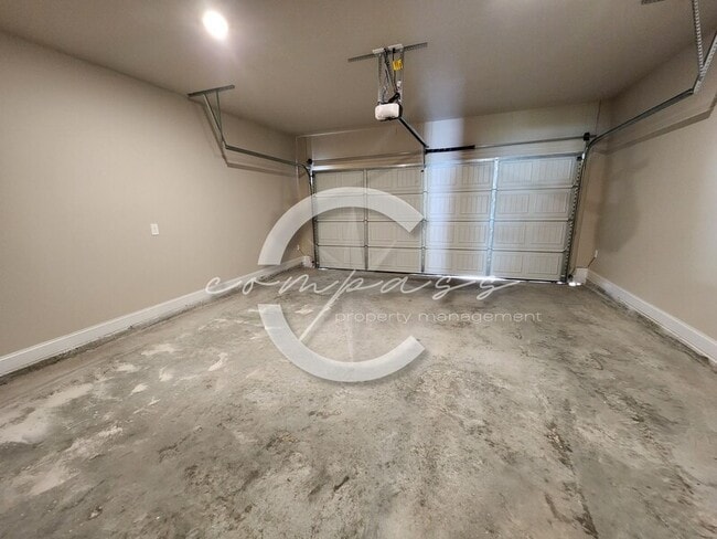 Building Photo - 6406 Olmadison Pl