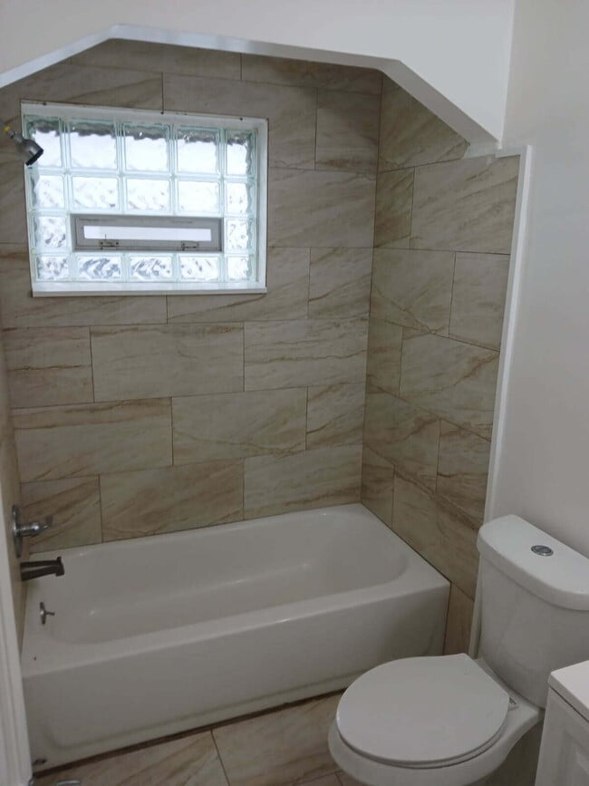 Building Photo - 12075 Rossiter St