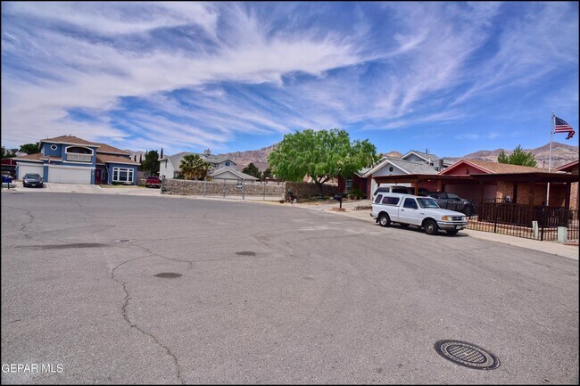 Building Photo - 4613 Robert Holt Dr