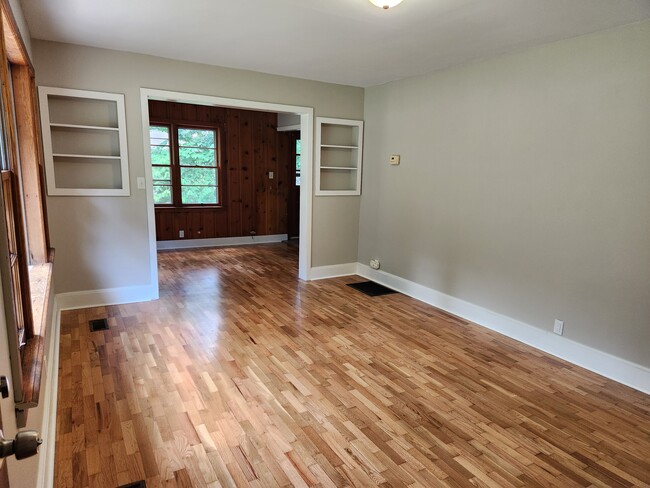 Living Room - 2826 Willocks Ave