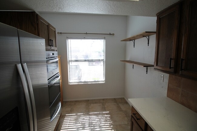 Building Photo - 2486 N Ironwood Ridge Dr