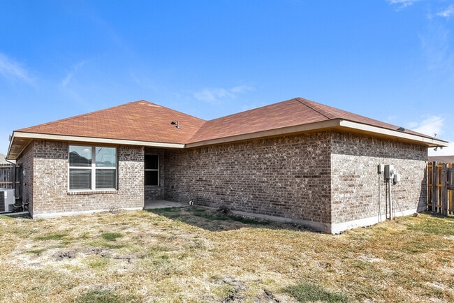 Building Photo - 1824 Ridgecrest Dr