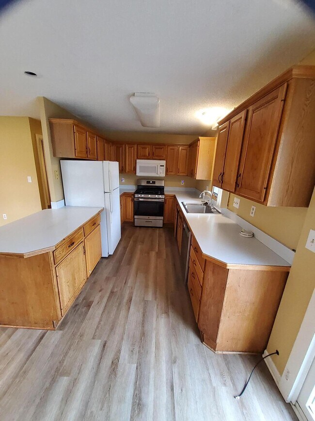 Building Photo - 2828 Packard St