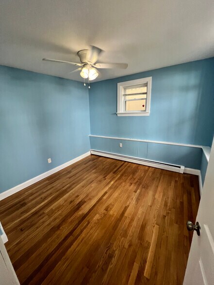 Building Photo - 12 Webster St