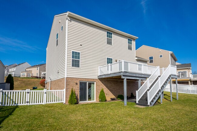 Building Photo - 232 Overlook Dr