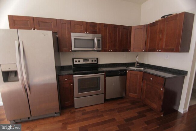 Primary Photo - 1828 N Bouvier St
