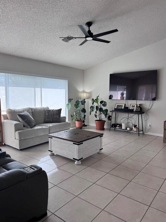 Building Photo - 1080 NW 100th Way