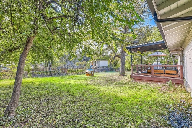 Building Photo - 1713 Mariposa Dr