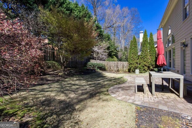 Building Photo - 3206 Windsor Lake Dr NE