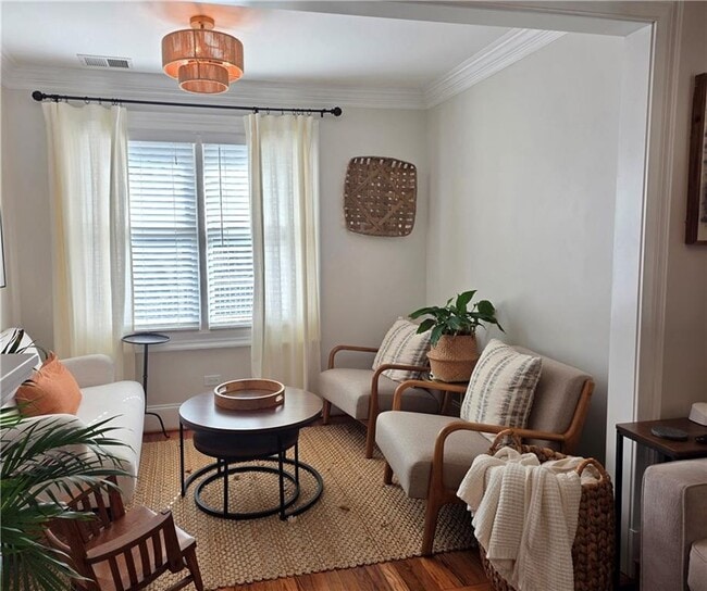 Building Photo - 2076 Anderson Dr SE