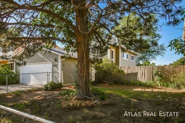Building Photo - 4319 Moonbeam Dr