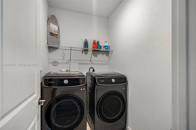 Building Photo - 21189 SW 127th Ct