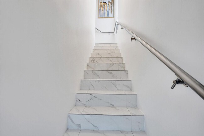 Building Photo - 1371 N Ocean Blvd