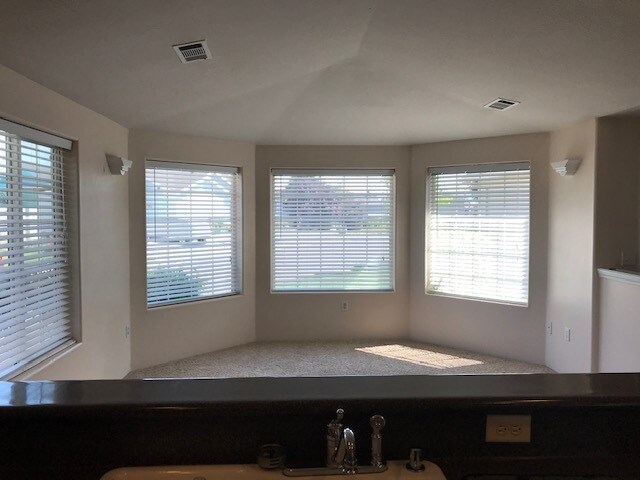 Building Photo - 1335 Sandy Ln