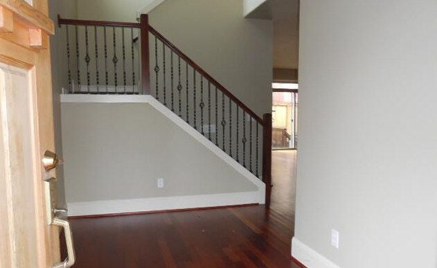 Front Enter - 11310 NW Kimble Ct
