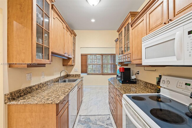 Building Photo - 46 Montilla Ave