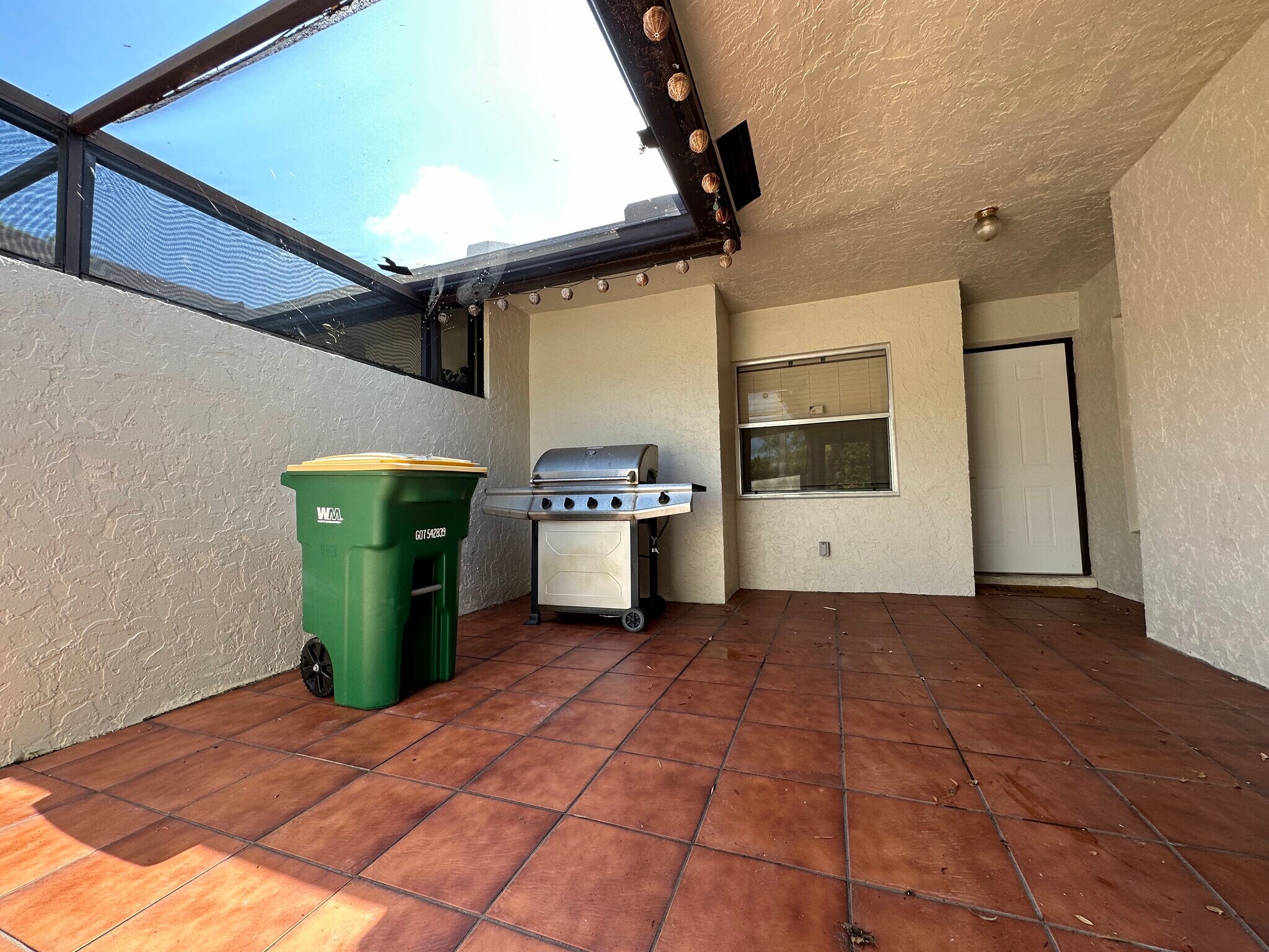 Front patio - 6016 NW 91st Way