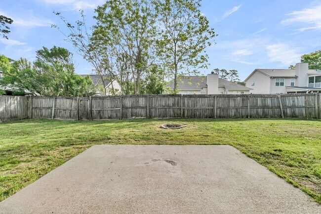 Building Photo - 1004 Cobblestone Blvd