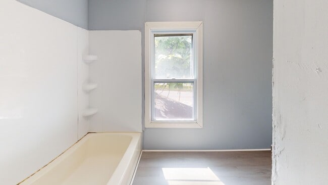 Building Photo - Coming soon- Close to downtown- 3 bedroom in Mansfield