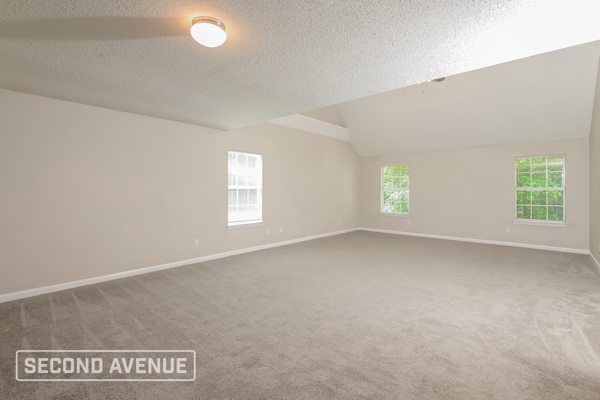 Building Photo - 149 Kentwood Springs Dr