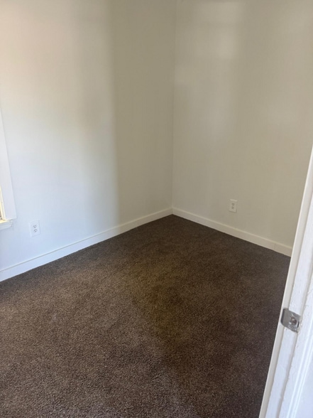 Building Photo - 827-829 Burnet Ave