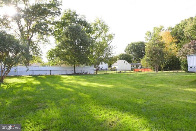 Building Photo - 8506 Wagon Wheel Rd