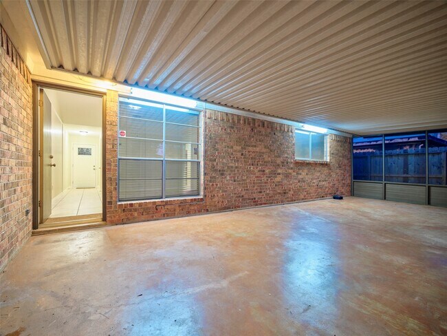 Building Photo - 4804 Fairhaven St