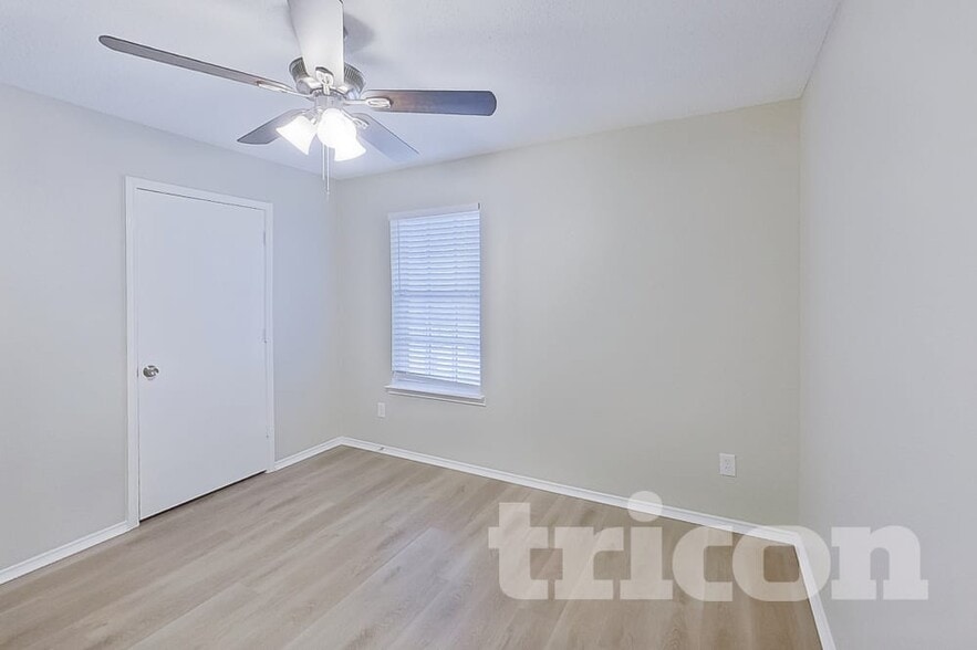 Building Photo - 608 Canyon Pl