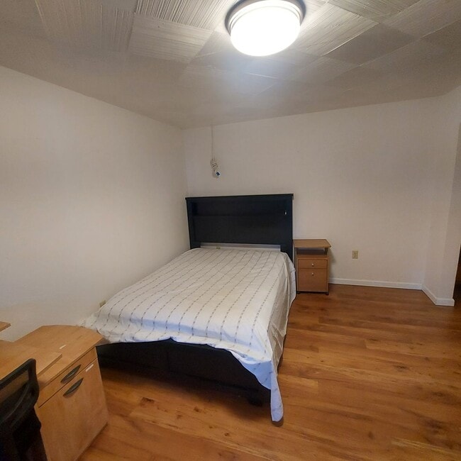 Building Photo - Spacious 5 bedroom home in Carmichael