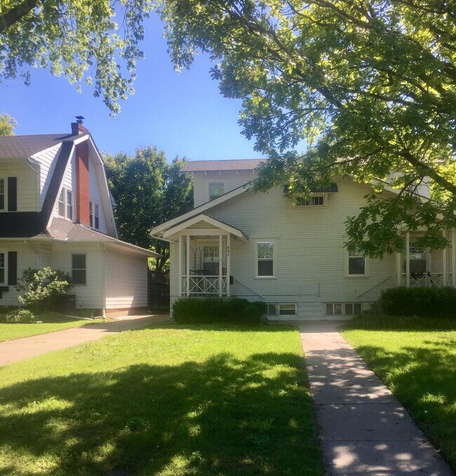 Primary Photo - 444 S. Fountain