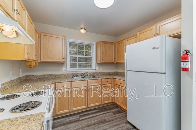 Building Photo - 1519 Elmwood Ave