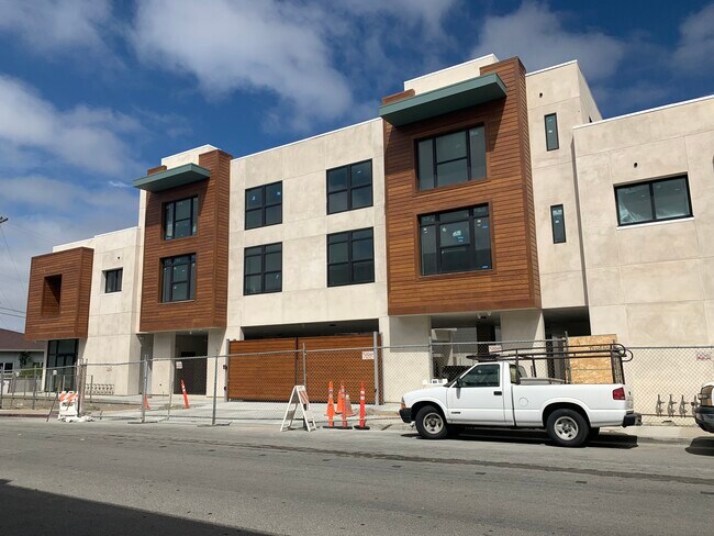 Primary Photo - 406 Elder Ave