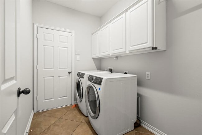 Building Photo - 70 Fulshear Ct