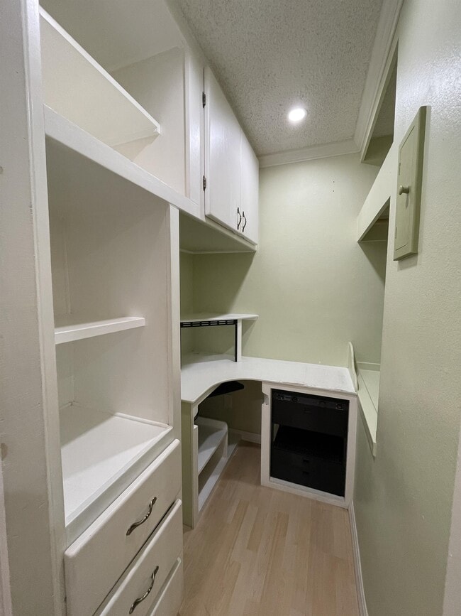 Building Photo - 2607 Spinnaker Ave