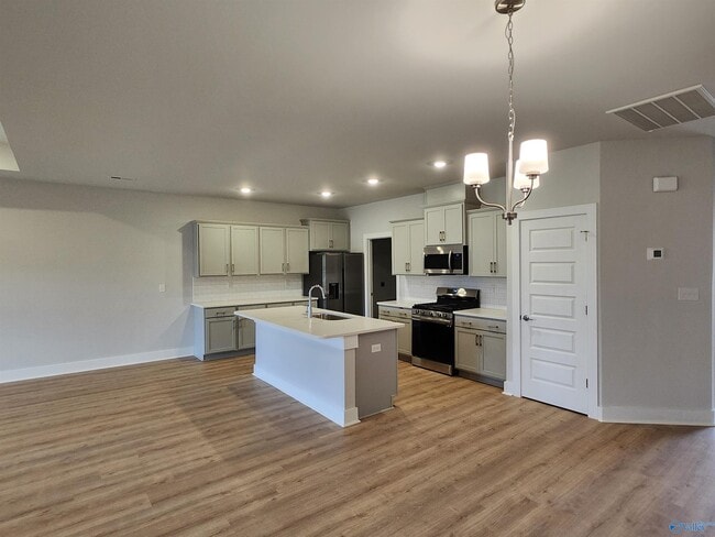Building Photo - 120 Rugby Dr