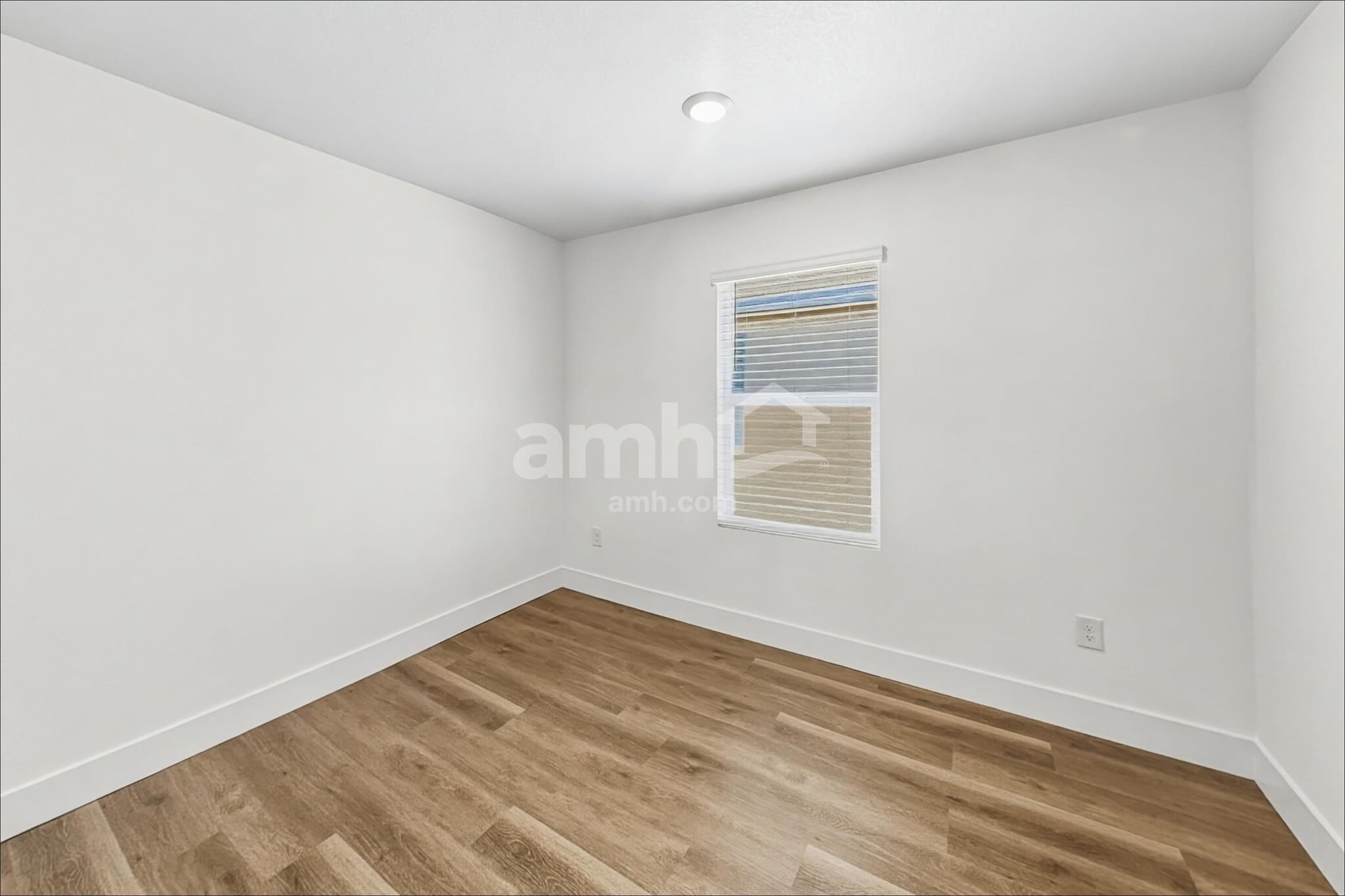 Building Photo - 9579 Marchmont Rd