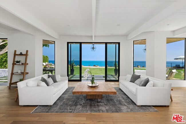 Building Photo - 28926 Cliffside Dr