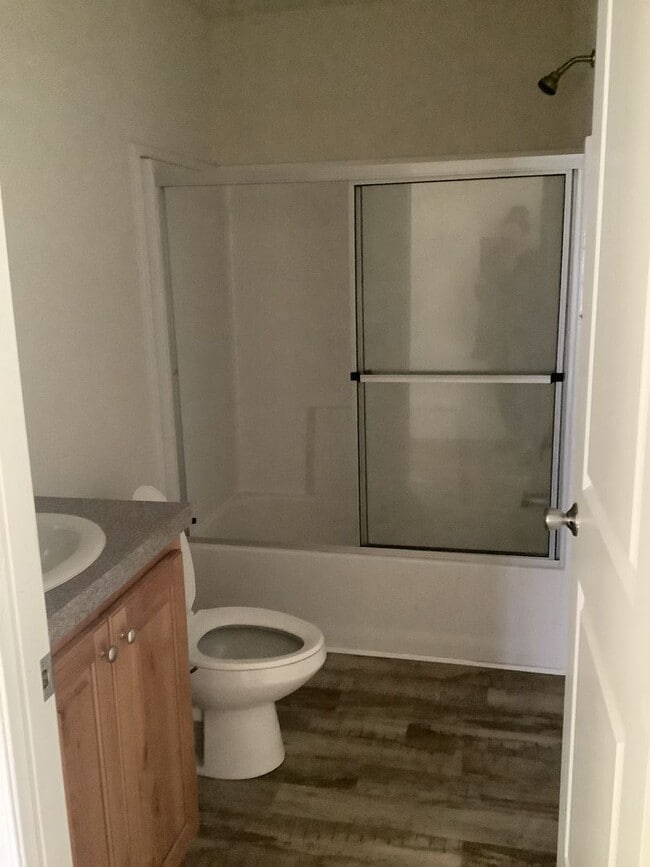 Building Photo - New 3 bedroom, 2 bath home