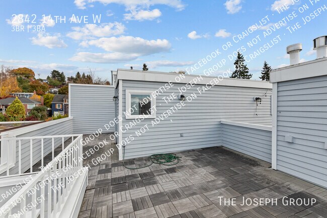 Building Photo - 2842 14th Ave W