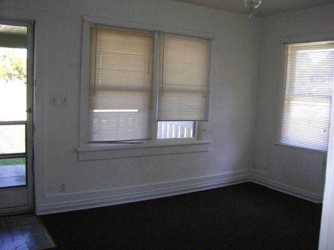 Building Photo - 3 Black Dog Residential 622