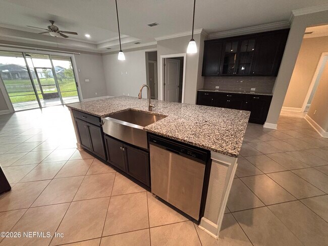 Building Photo - 212 Willow Crk Ct