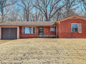 Building Photo - 2644 Courtney Dr