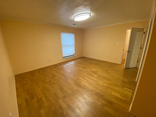 Building Photo - Beautiful 3 Bedroom Home in NE Albuquerque