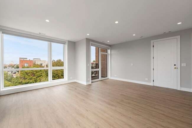 Building Photo - 2351 W Flournoy St