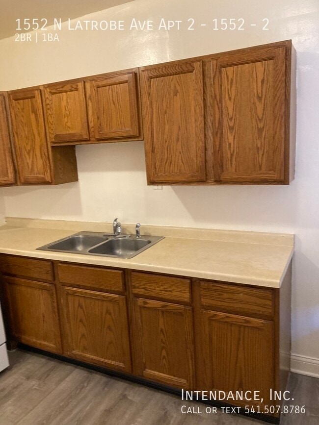 Building Photo - 1552 N Latrobe Ave