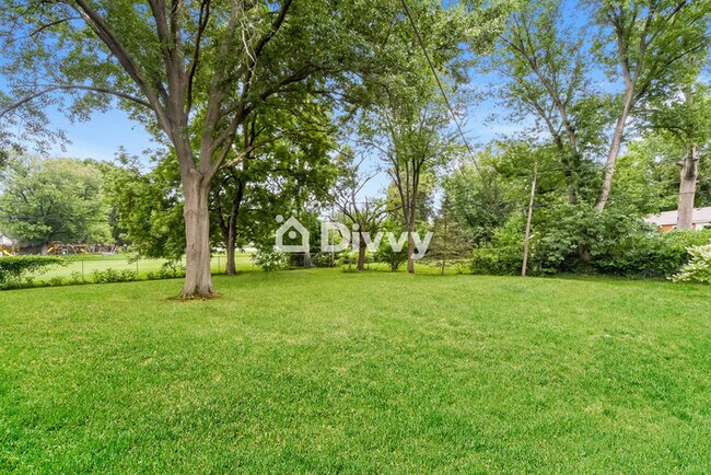 Building Photo - 5 Monacella Ct