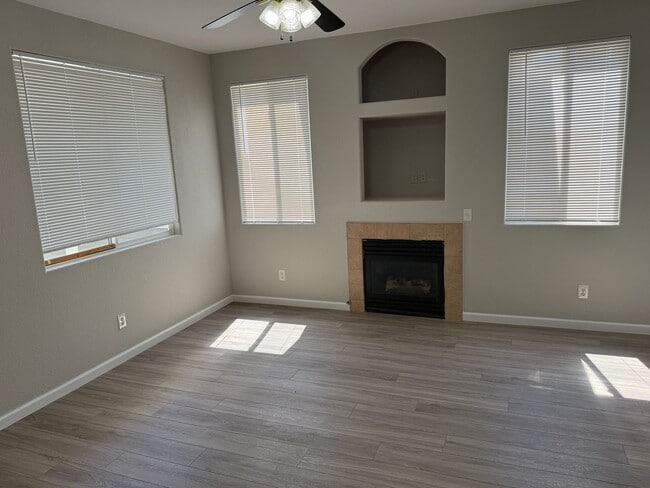 Primary Photo - 3 bedroom townhome with 2 car garage!