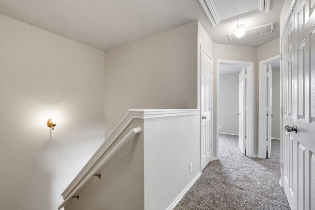 Building Photo - Recently updated 3 bedroom townhome