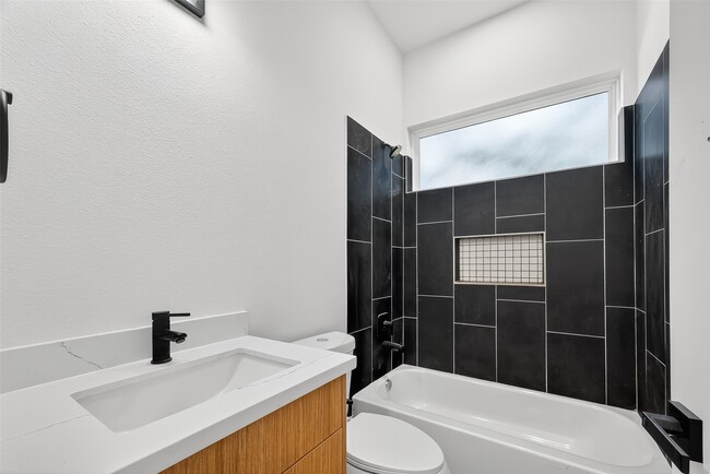 Building Photo - 3311 Nettleton St